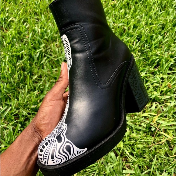 Custom Painted Boots - Picture 4 of 8